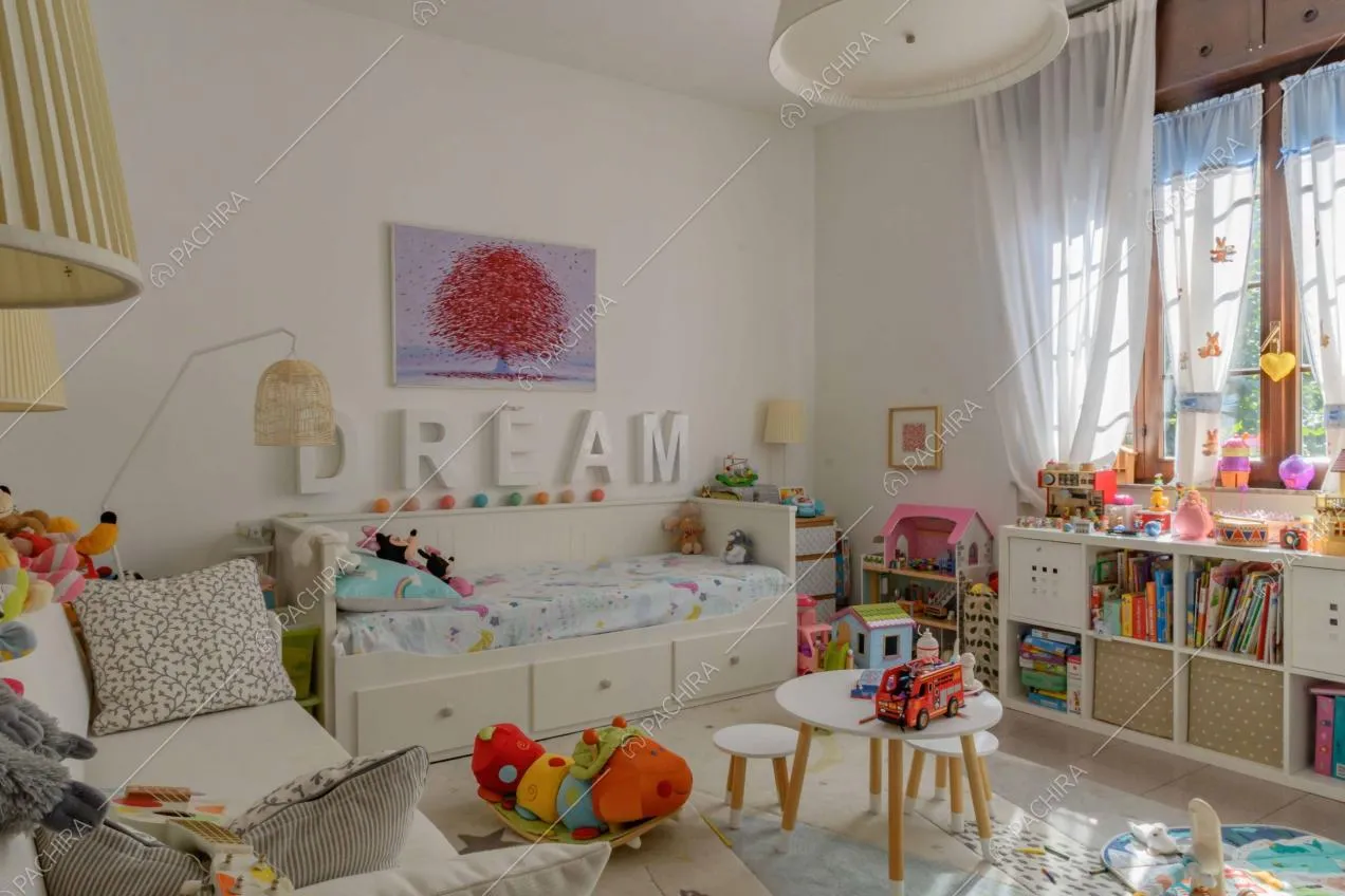 Camera da letto da bambini in stile contemporaneo nella dépendance