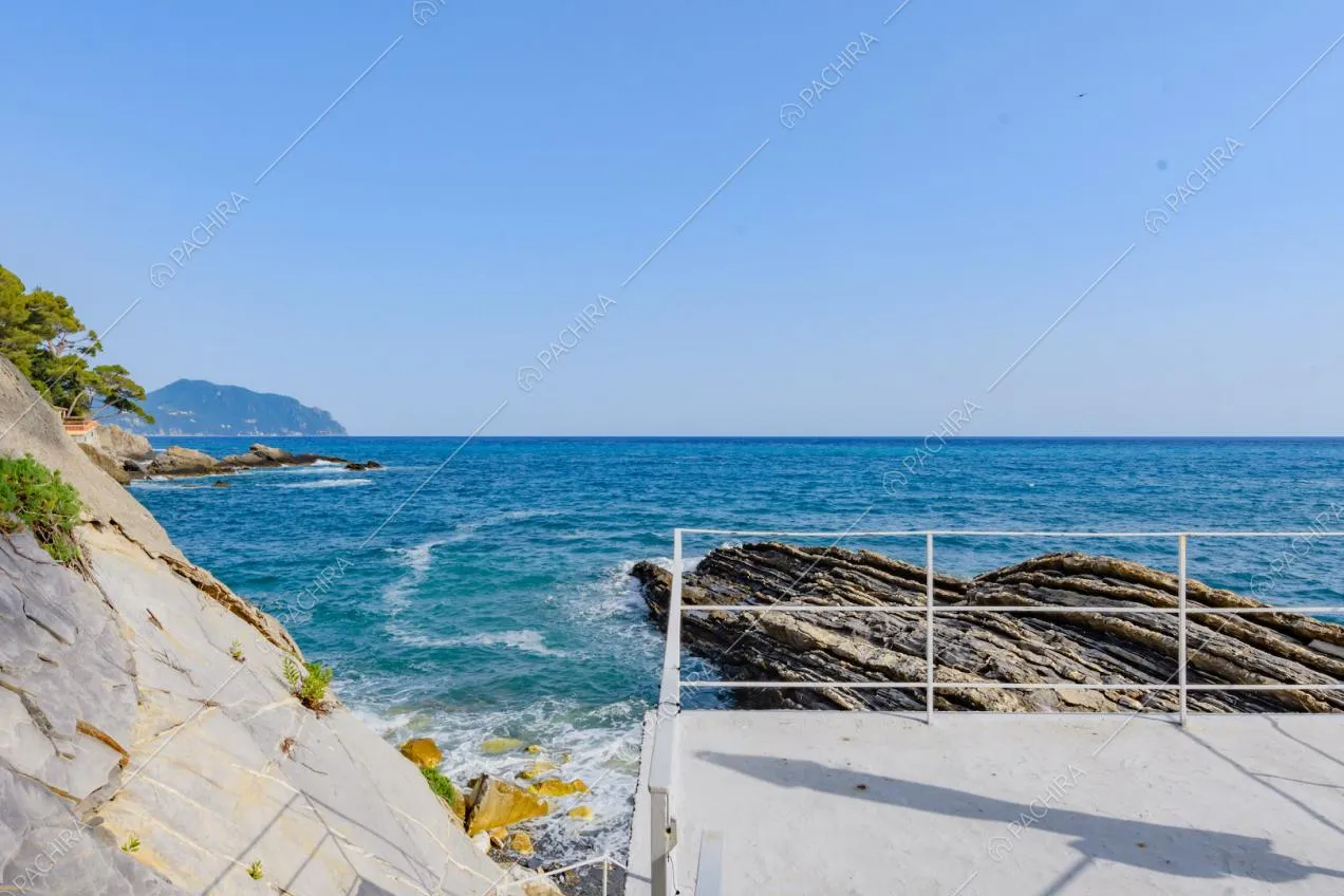 Terrazza con vista sul mare