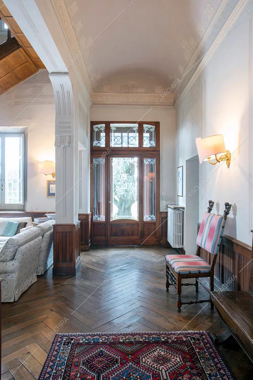 Corridoio della villa Accona, location in stile classico a Ravenna