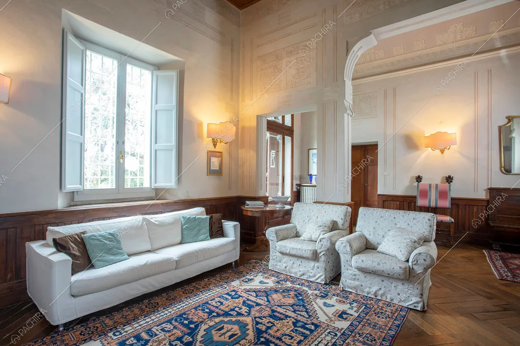 Sala con boiserie alle pareti della villa Accona, location in stile classico a Ravenna