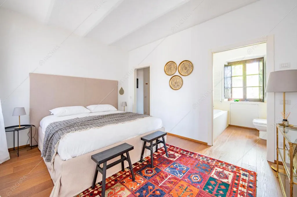 Camera da letto con bagno privato dell'agriturismo Favonio, location in stile country a Novara