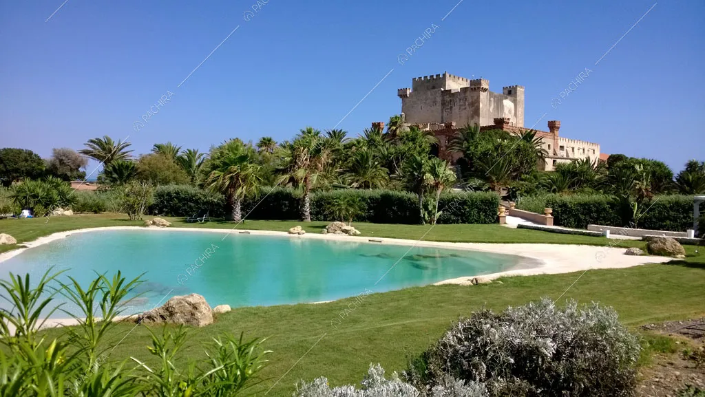 Piscina naturale del castello Cambay, location in stile classico a Caltanissetta