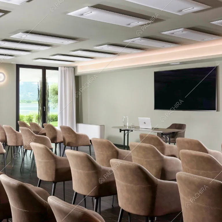Sala conferenze dell'hotel Urville, location in stile contemporaneo a Lecco