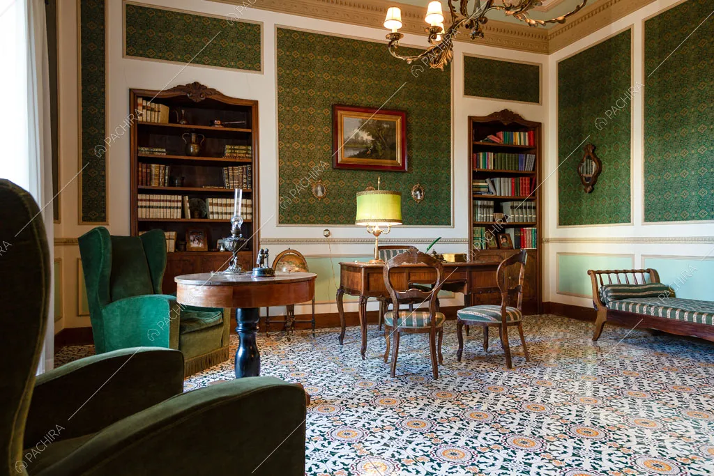 Salotto della dimora storica Romero, location in stile classico a Campobasso