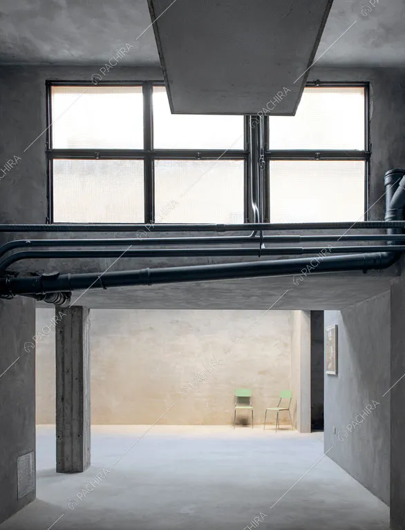 Vetrate in stile industriale nell'espositivo Bayuda, location in stile industriale a Milano