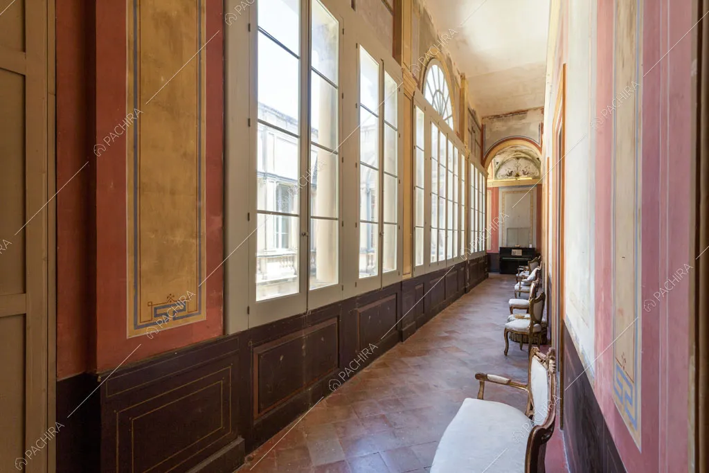 Pavimento in cotto nel corridoio della dimora storica Volturno, location in stile classico a Lecce