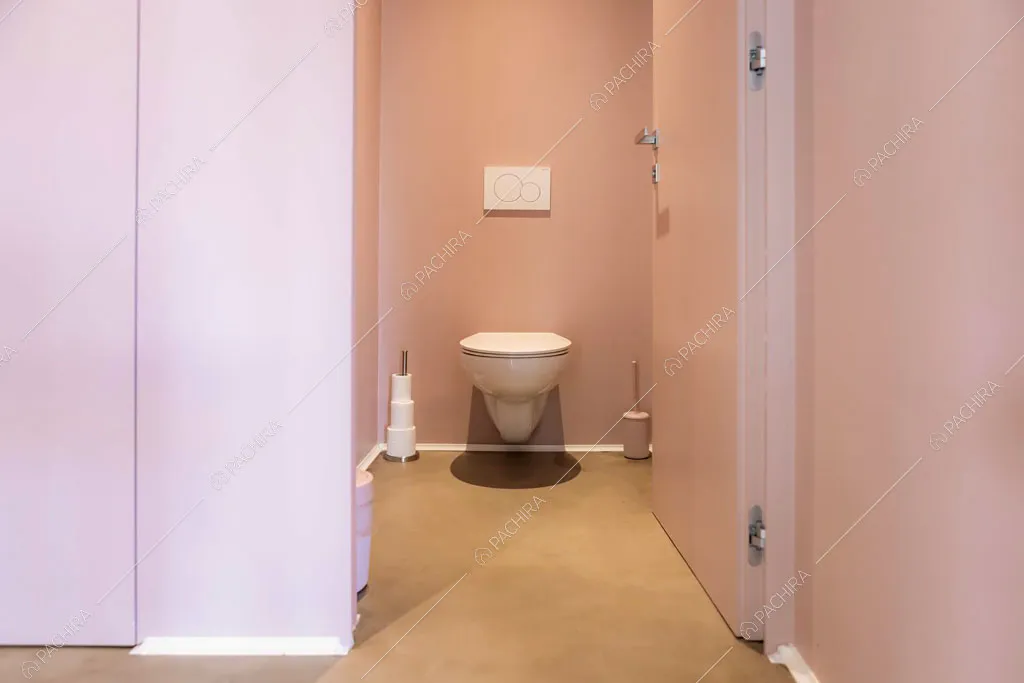 Pareti rosa del bagno del locale Pink Drift, location in stile eclettico a Ravenna