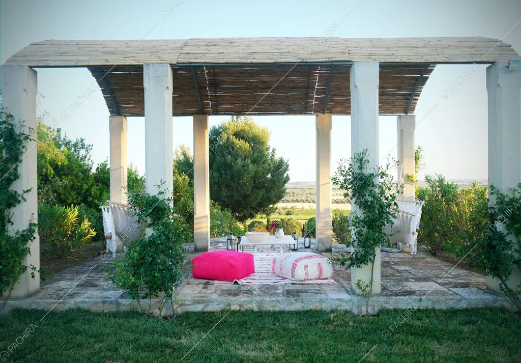 Grande veranda della villa Bali, location in stile contemporaneo a Lecce