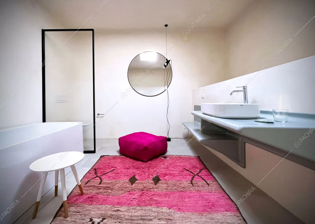 Bagno con vasca della villa Bali, location in stile contemporaneo a Lecce