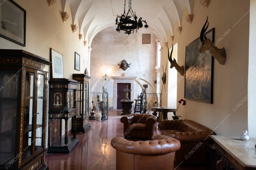 Corridoio della chiesa Levante, location in stile classico a Palermo