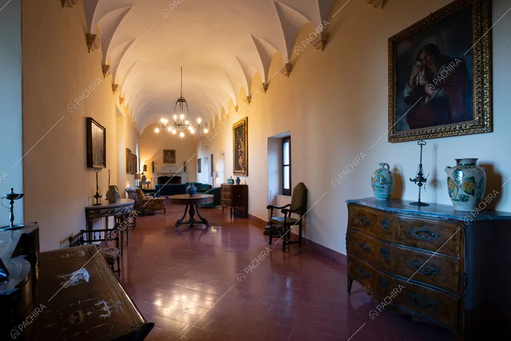 Soffitto a volta nel salotto della chiesa Levante, location in stile classico a Palermo