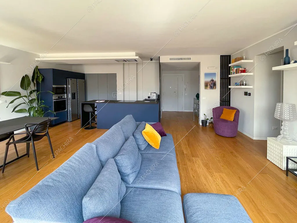 Cucina blu a vista dell'appartamento Terfezia, location in stile contemporaneo a Roma