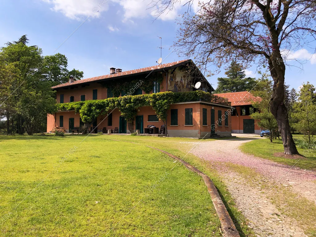 Vialetto della villa Marin, location in stile classico a Varese