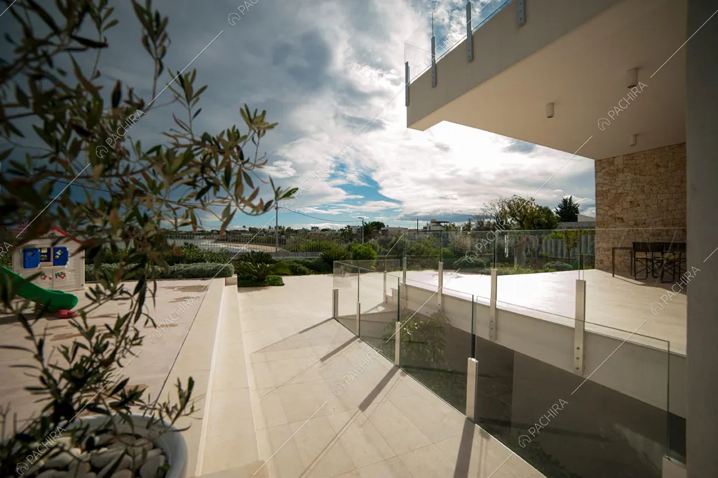 Cortile della villa Garigliano, location in stile contemporaneo a Barletta-Andria-Trani