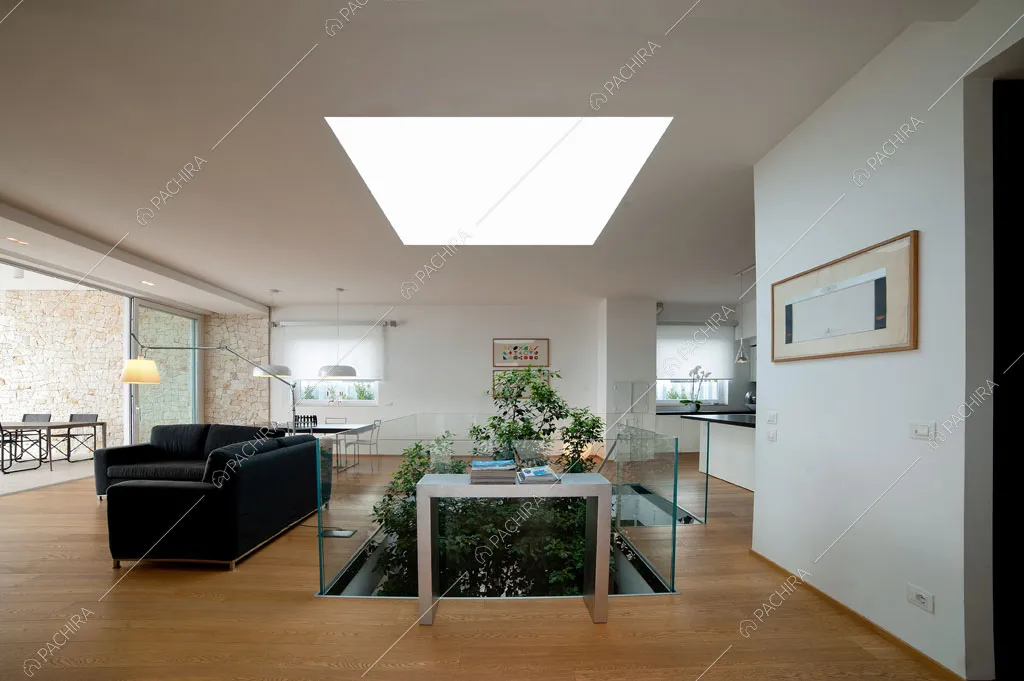 Lucernario nella sala della villa Garigliano, location in stile contemporaneo a Barletta-Andria-Trani