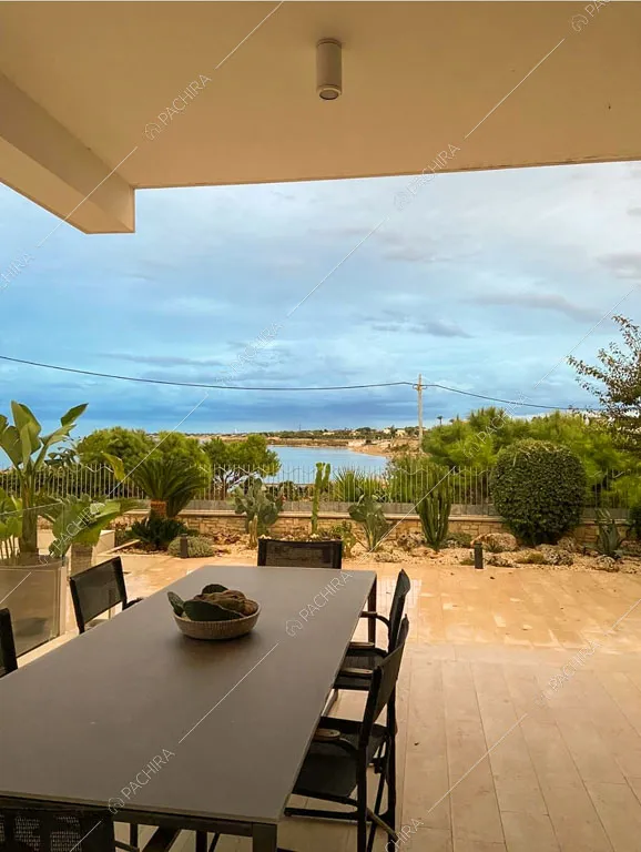 Porticato della villa Garigliano, location in stile contemporaneo a Barletta-Andria-Trani