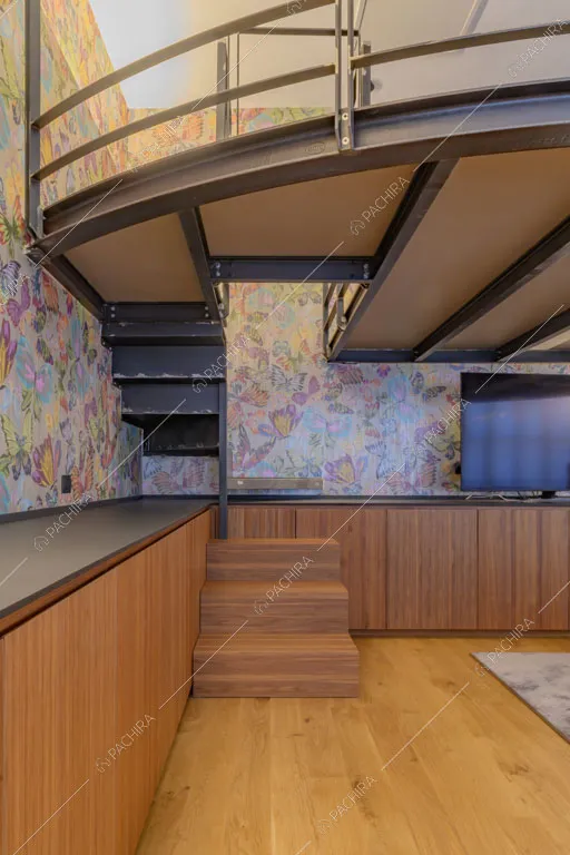 Pavimento in parquet nella zona living del loft Sechura, location in stile contemporaneo a Milano