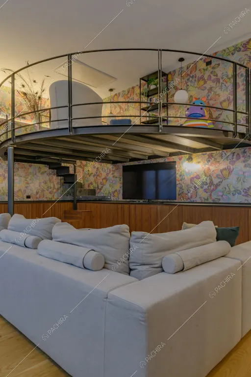 Soppalco nella sala del loft Sechura, location in stile contemporaneo a Milano