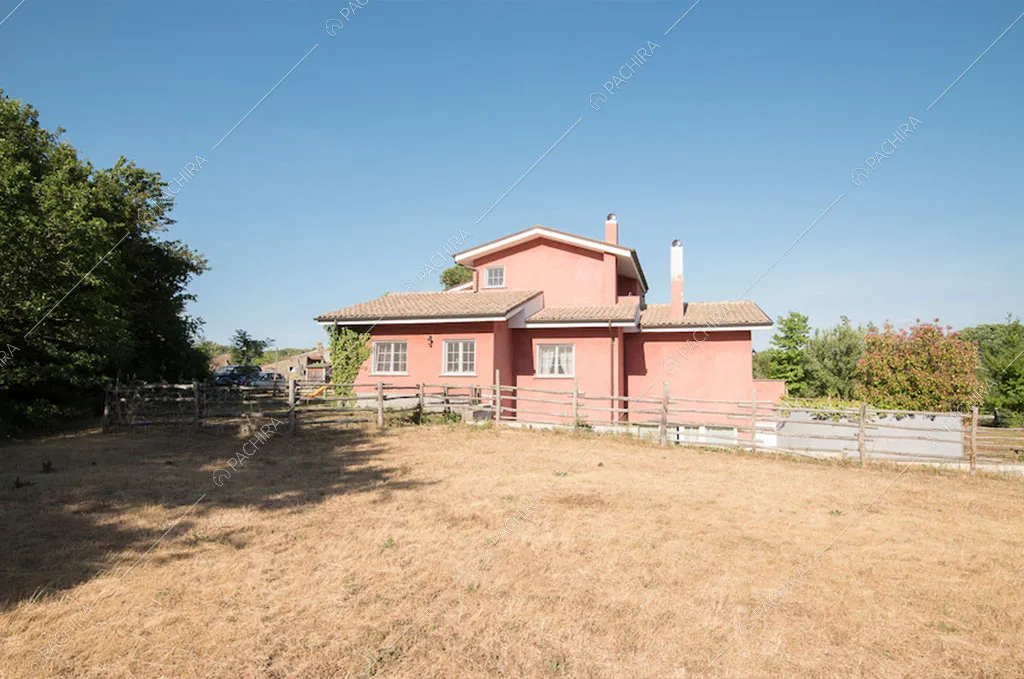 Esterni della villa Anturio, location in stile shabby chic a Viterbo