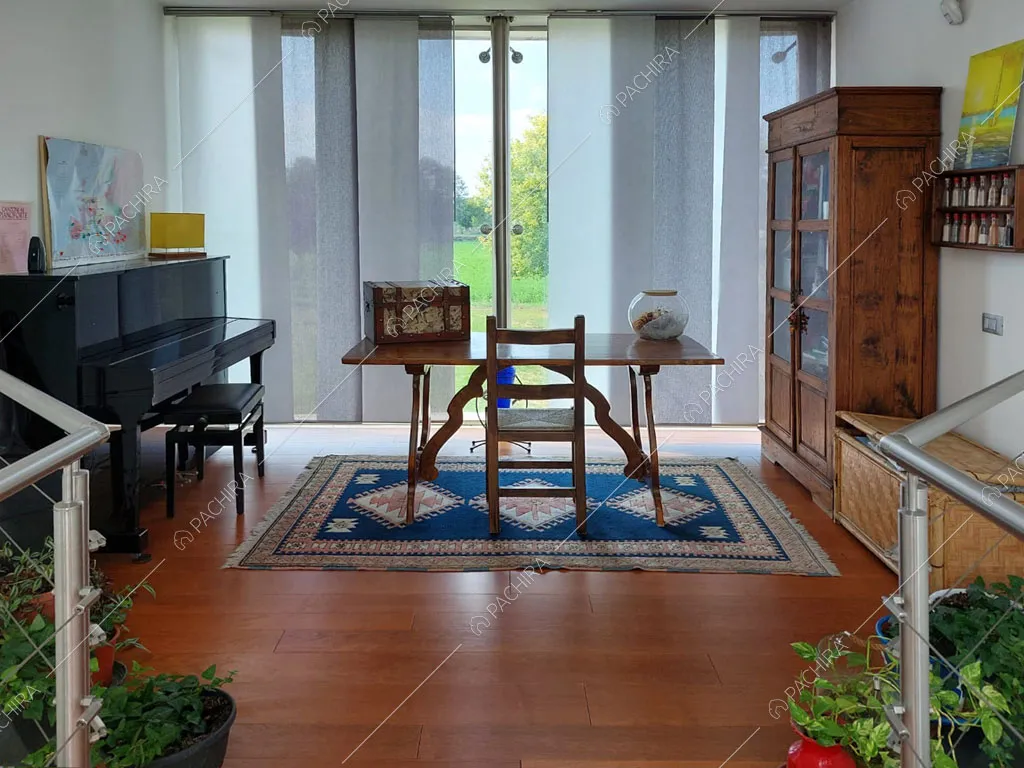 Studio con pavimento in parquet della villa Luzon, location in stile moderno a Padova