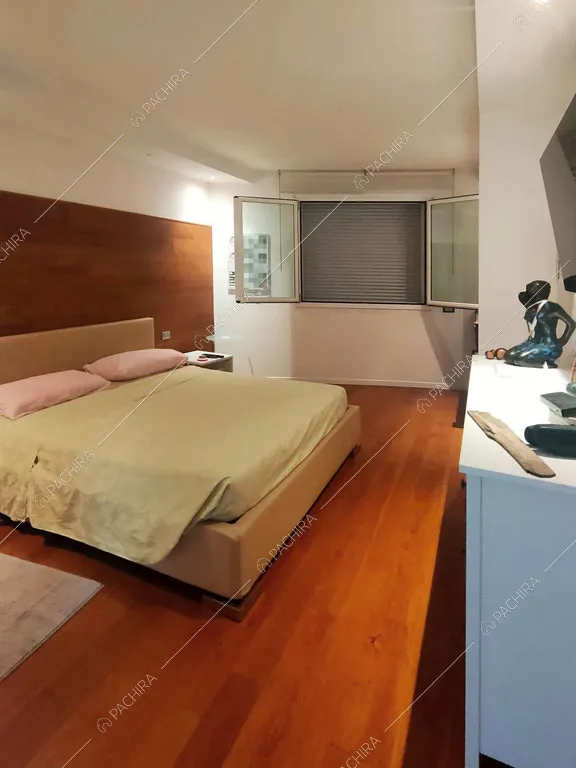 Camera da letto matrimoniale della villa Luzon, location in stile moderno a Padova
