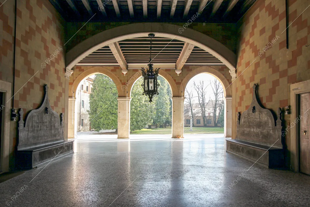 Portico della dimora storica Visayan, location in stile classico a Vicenza