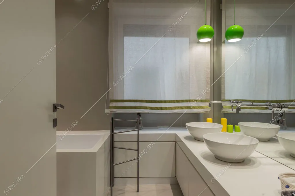 Bagno dell'appartamento Mate, location in stile contemporaneo a Roma