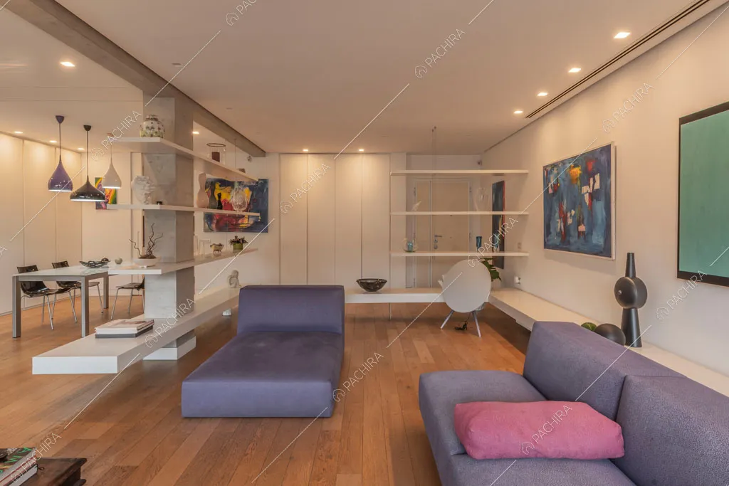 Arredamento di design nella sala dell'appartamento Mate, location in stile contemporaneo a Roma