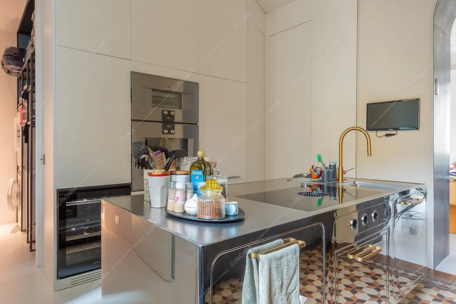 Cucina dell'appartamento Chaiotte, location in stile moderno a Milano