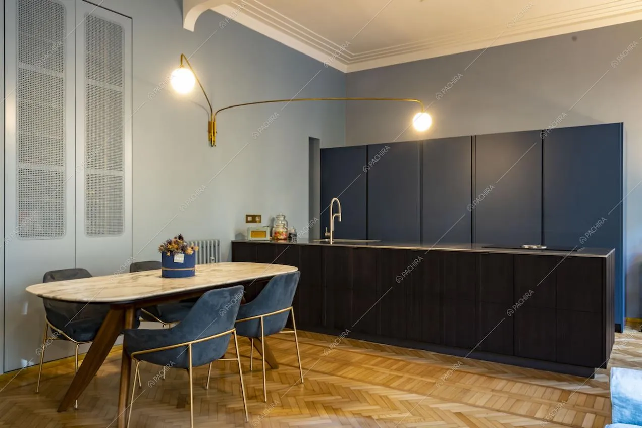 L'elegante cucina a vista della Location Iperico
