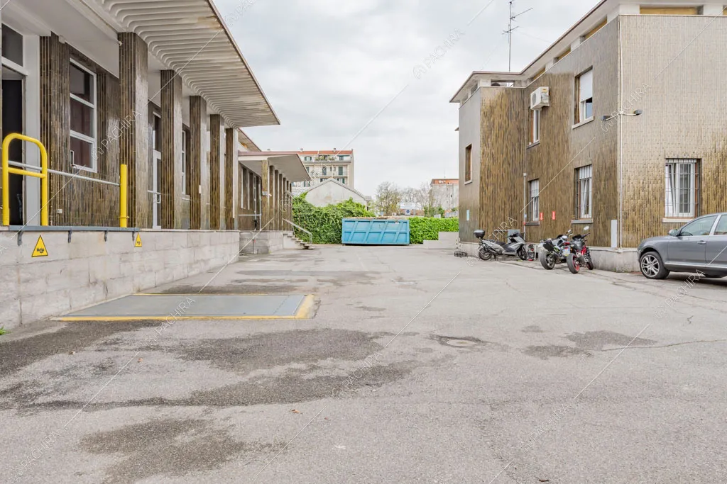 Parcheggio dell'espositivo Copper, location in stile industriale a Milano