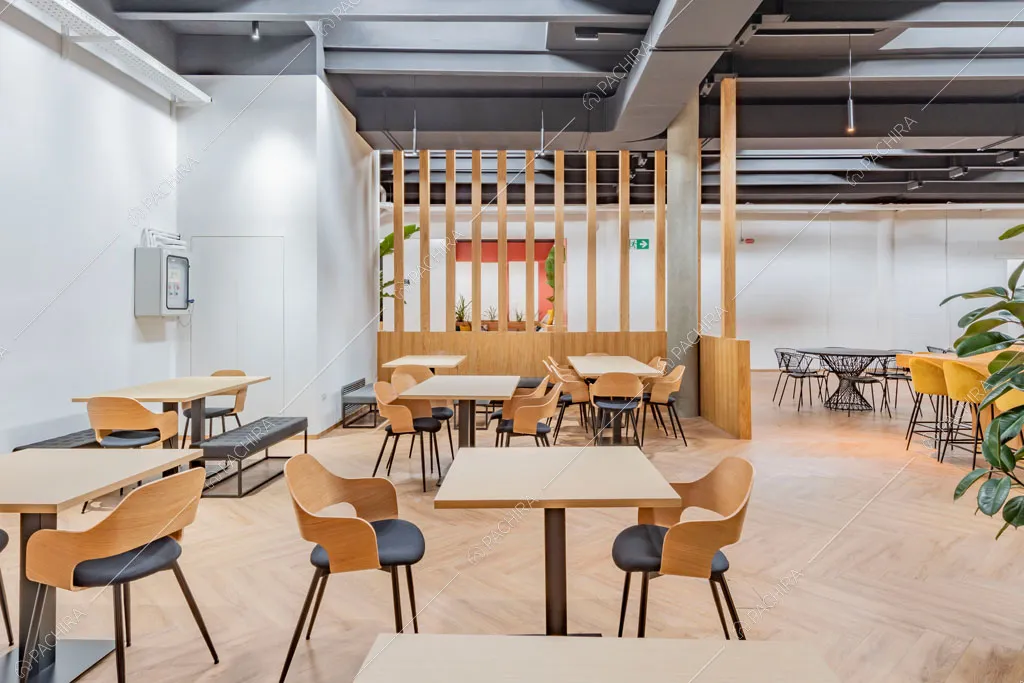 Zona pranzo dell'espositivo Copper, location in stile industriale a Milano