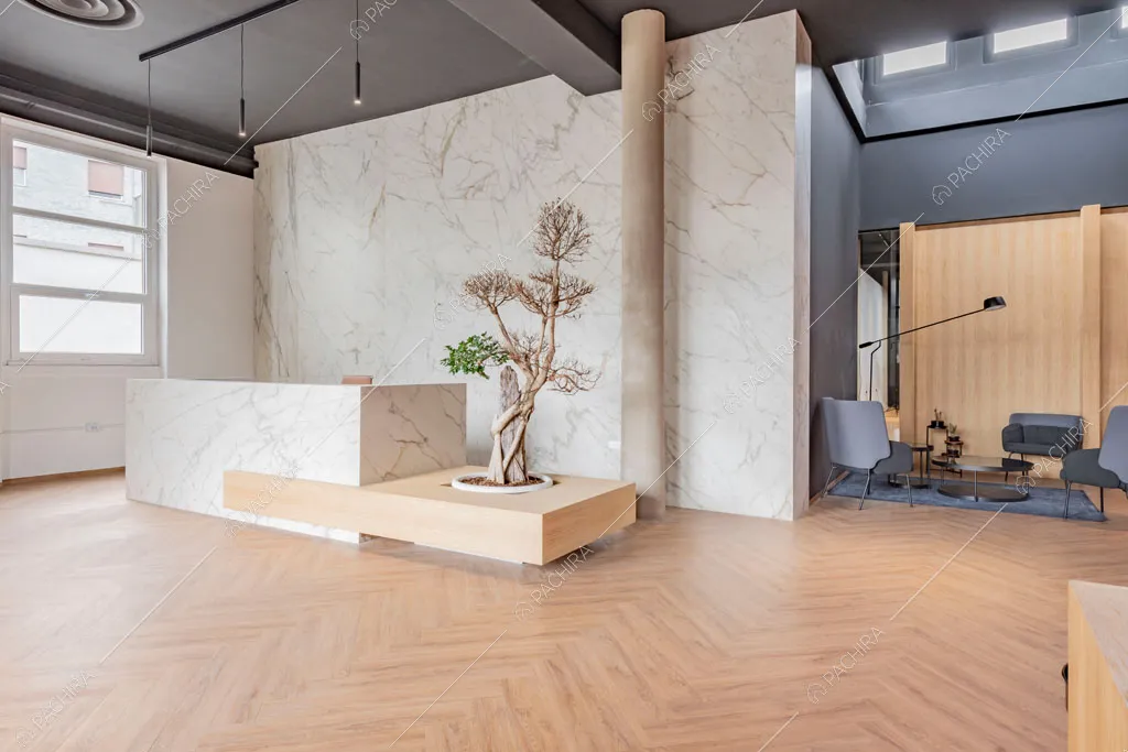 Atrio dell'espositivo Copper, location in stile industriale a Milano