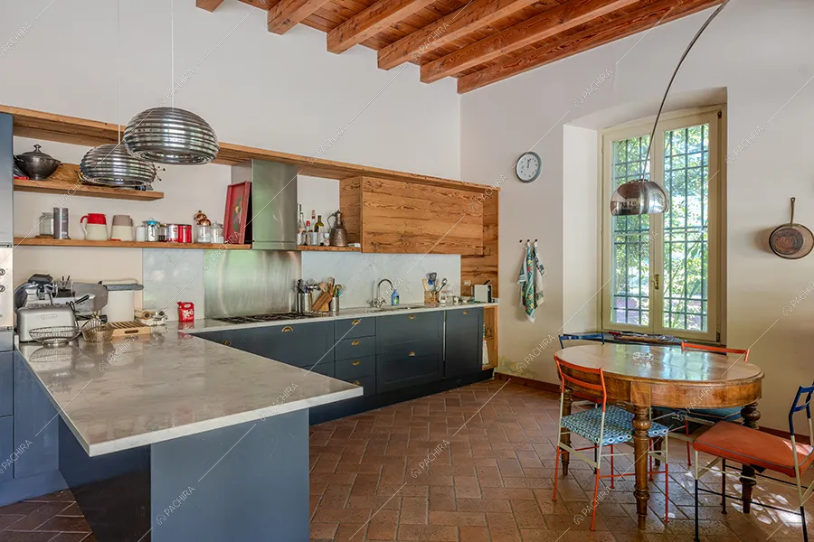 Cucina della dimora storica Rodopi, location in stile classico a Bergamo