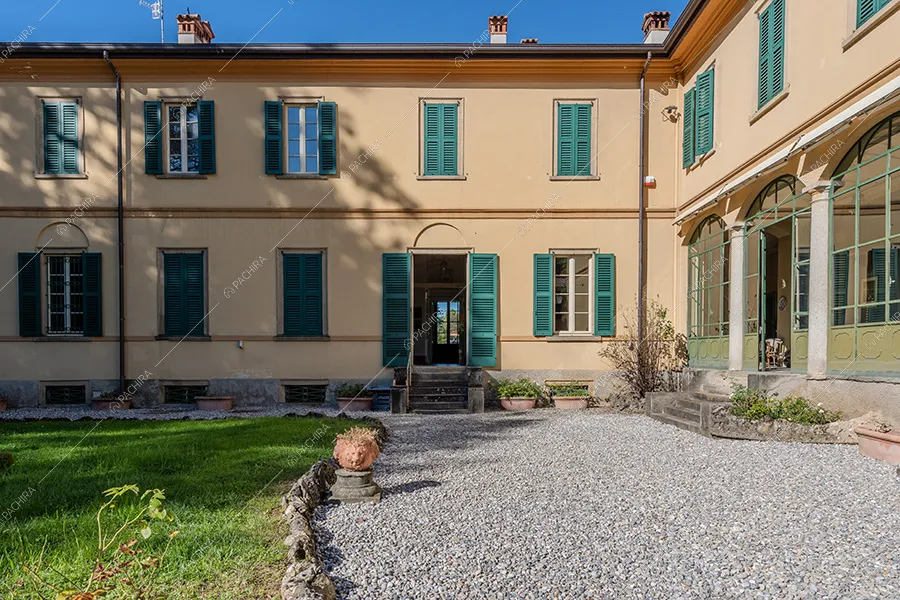 Esterni della dimora storica Rodopi, location in stile classico a Bergamo