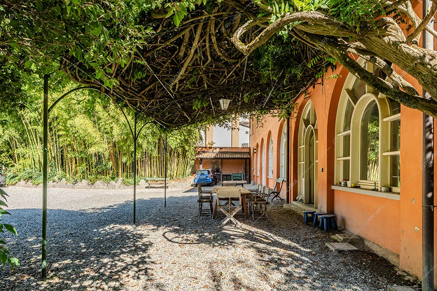 Veranda della dimora storica Rodopi, location in stile classico a Bergamo