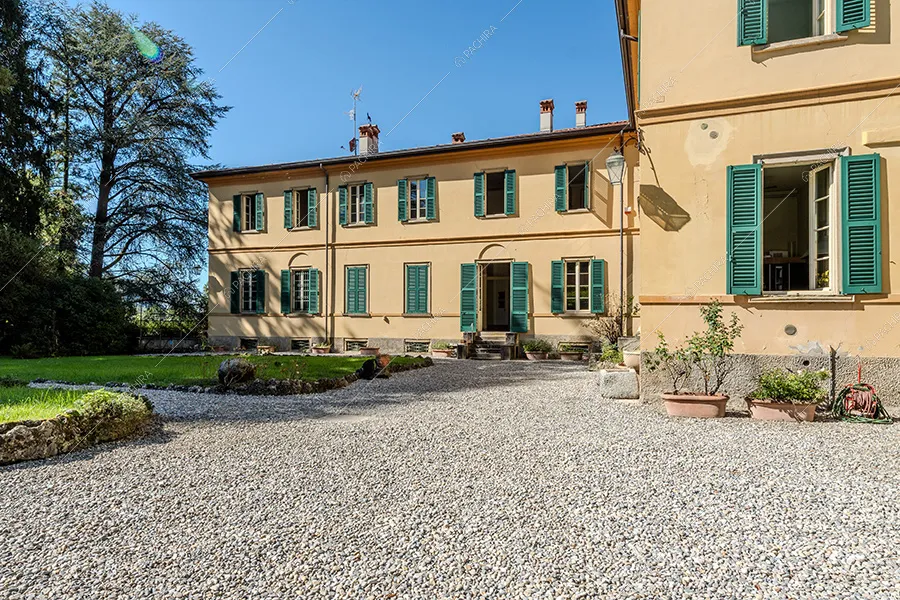 Esterni della dimora storica Rodopi, location in stile classico a Bergamo