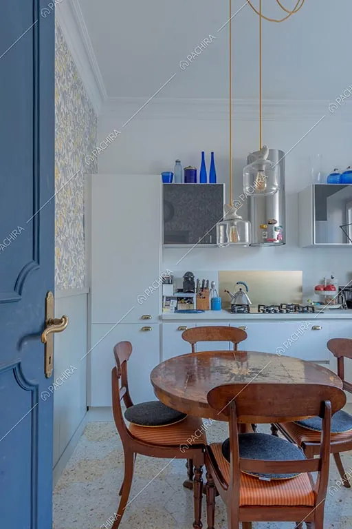 Cucina dell'appartamento Zambesi, location in stile eclettico a Roma