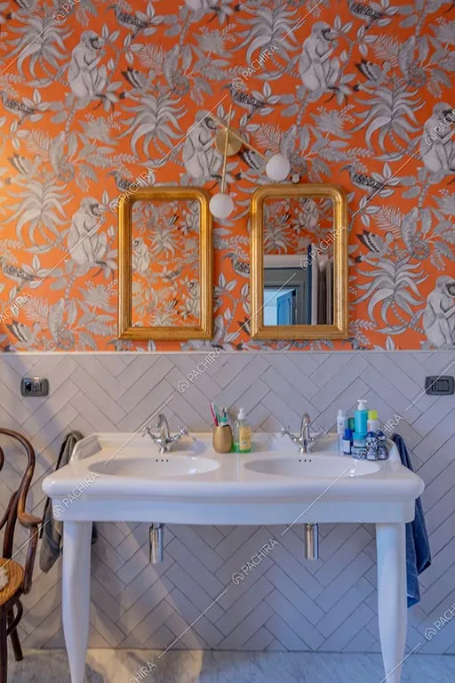 Bagno dell'appartamento Zambesi, location in stile eclettico a Roma