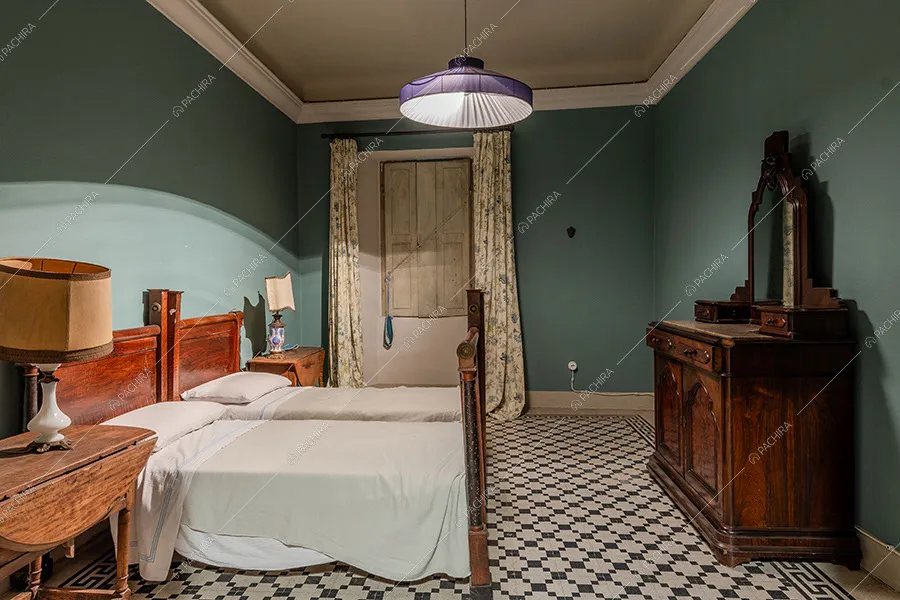 Camera da letto della dimora storica Ajoite, location in stile classico a Milano