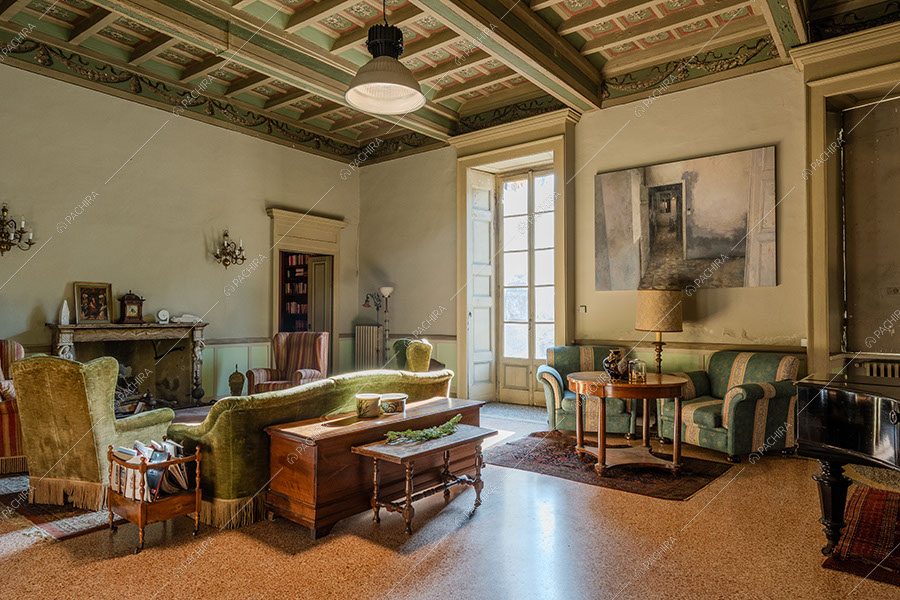Salotto della dimora storica Ajoite, location in stile classico a Milano