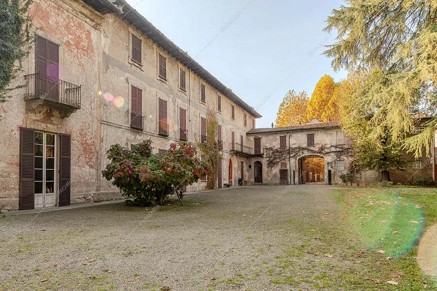 Giardino della dimora storica Ajoite, location in stile classico a Milano