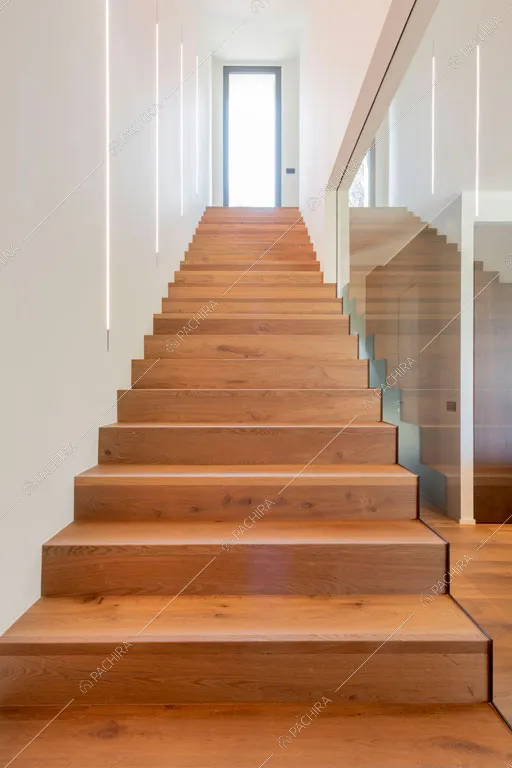 Scale della villa Larimar, location in stile contemporaneo a Monza