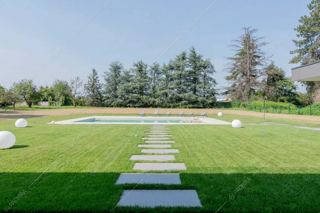 Giardino della villa Larimar, location in stile contemporaneo a Monza