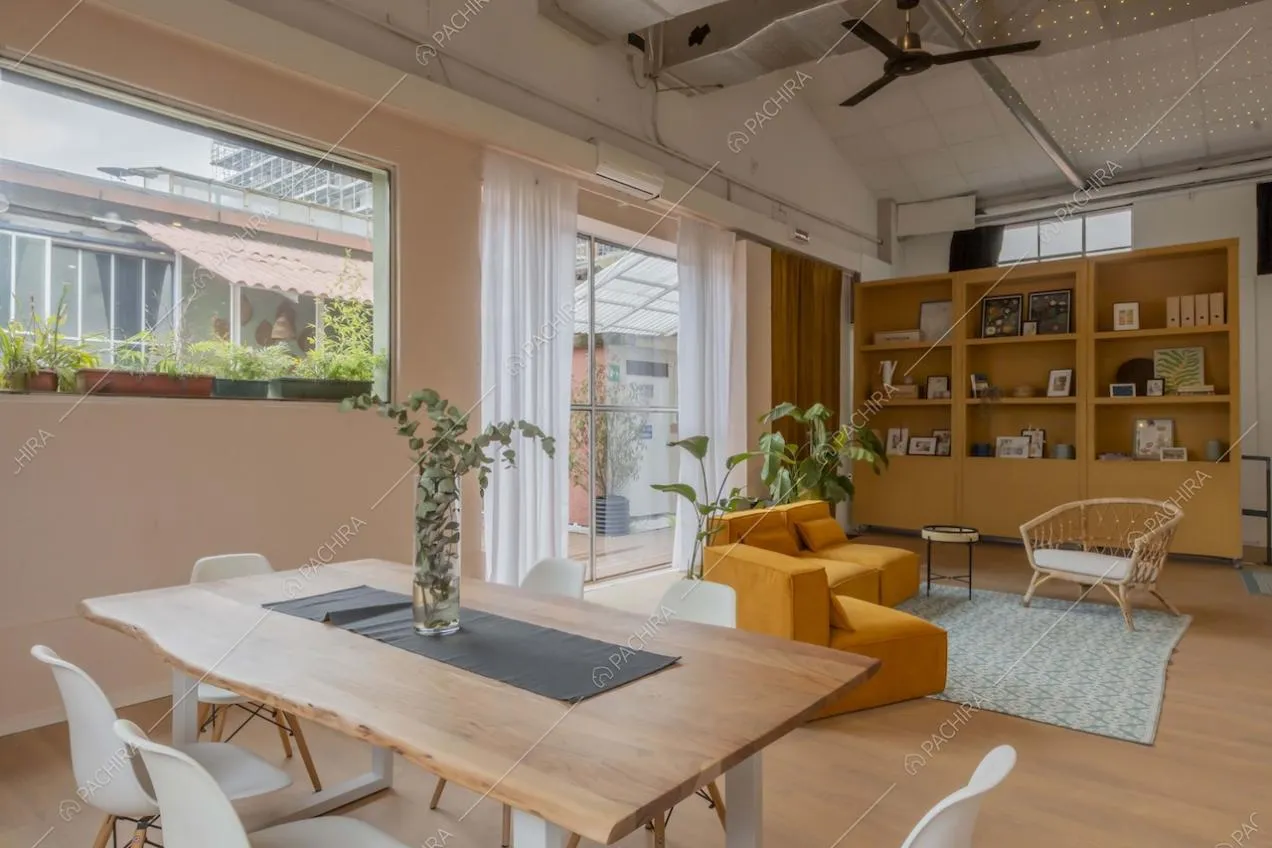 Zona pranzo dello studio Eclipse, location in stile contemporaneo a Milano