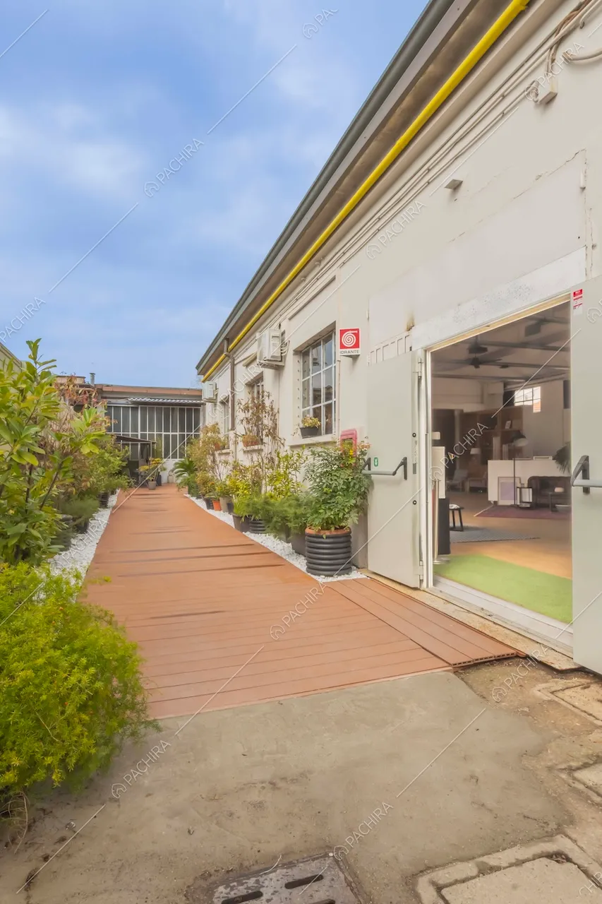 Esterni dello studio Eclipse, location in stile contemporaneo a Milano