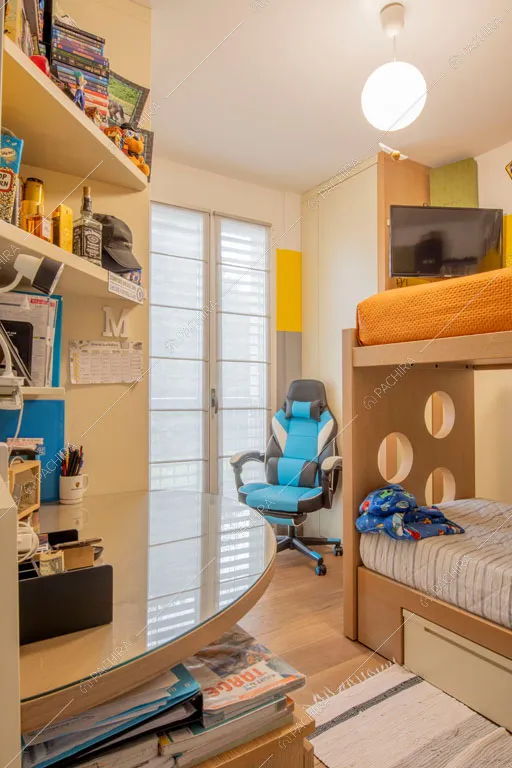Camera dei bambini della villa Manioca, location in stile contemporaneo a Monza