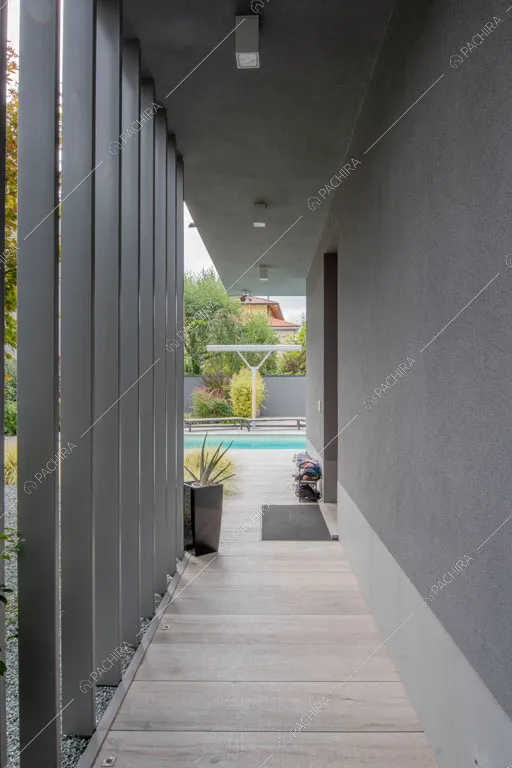Portico della villa Manioca, location in stile contemporaneo a Monza