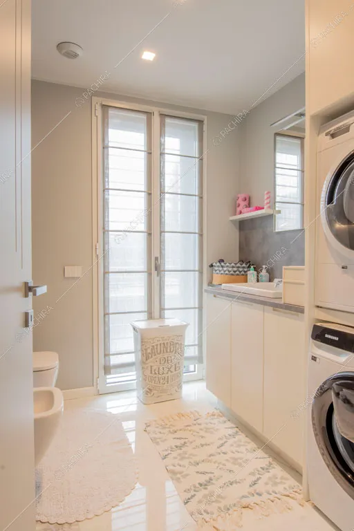 Bagno della villa Manioca, location in stile contemporaneo a Monza
