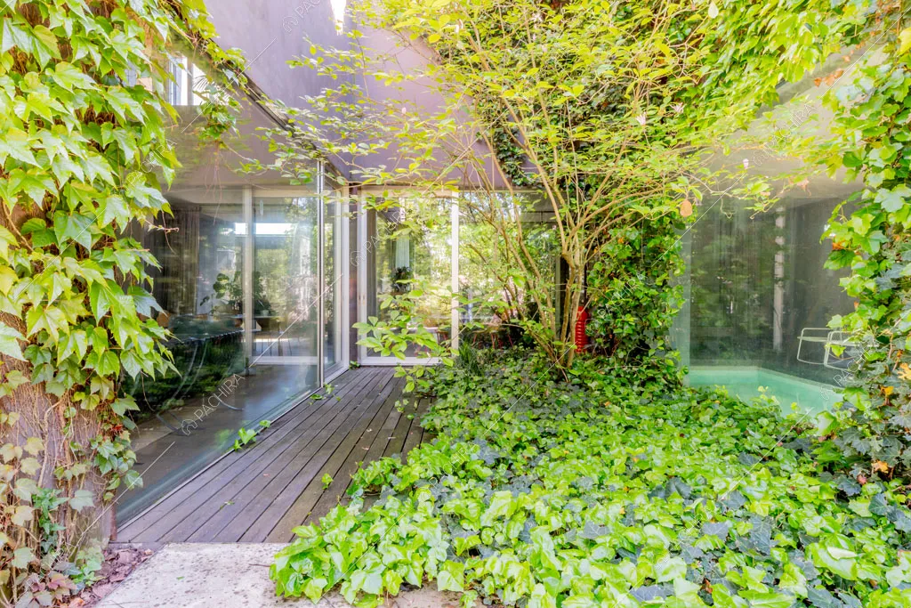 Esterni della villa Yukon, location in stile contemporaneo a Pavia